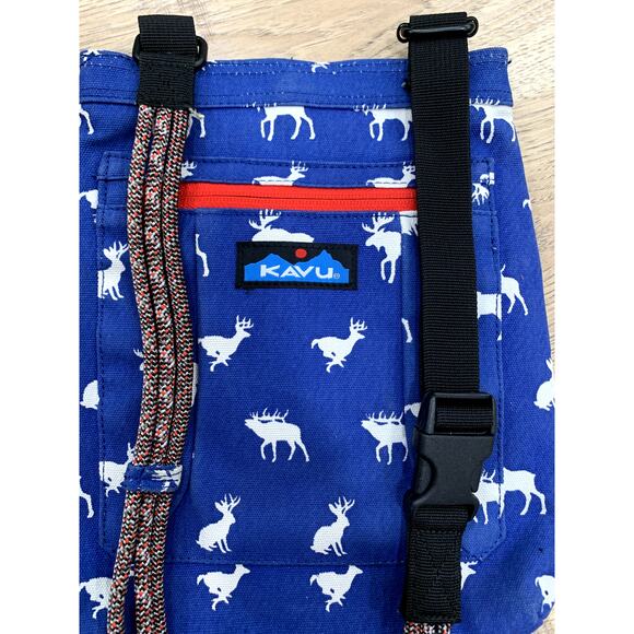 KAVU Crossbody Bag Blue Moose Print - Picture 7 of 7